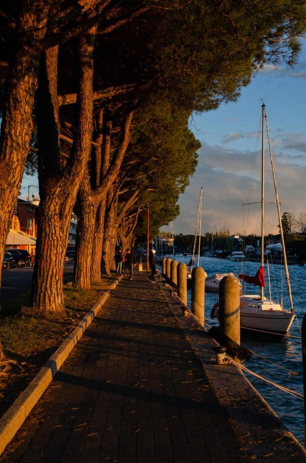 Luminoso Διαμέρισμα Πεσκιέρα ντελ Γκάρντα Εξωτερικό φωτογραφία